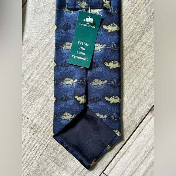 NWT marks and spencer navy turtle tortoise men’s designer silk tie unique gift - Picture 7 of 12